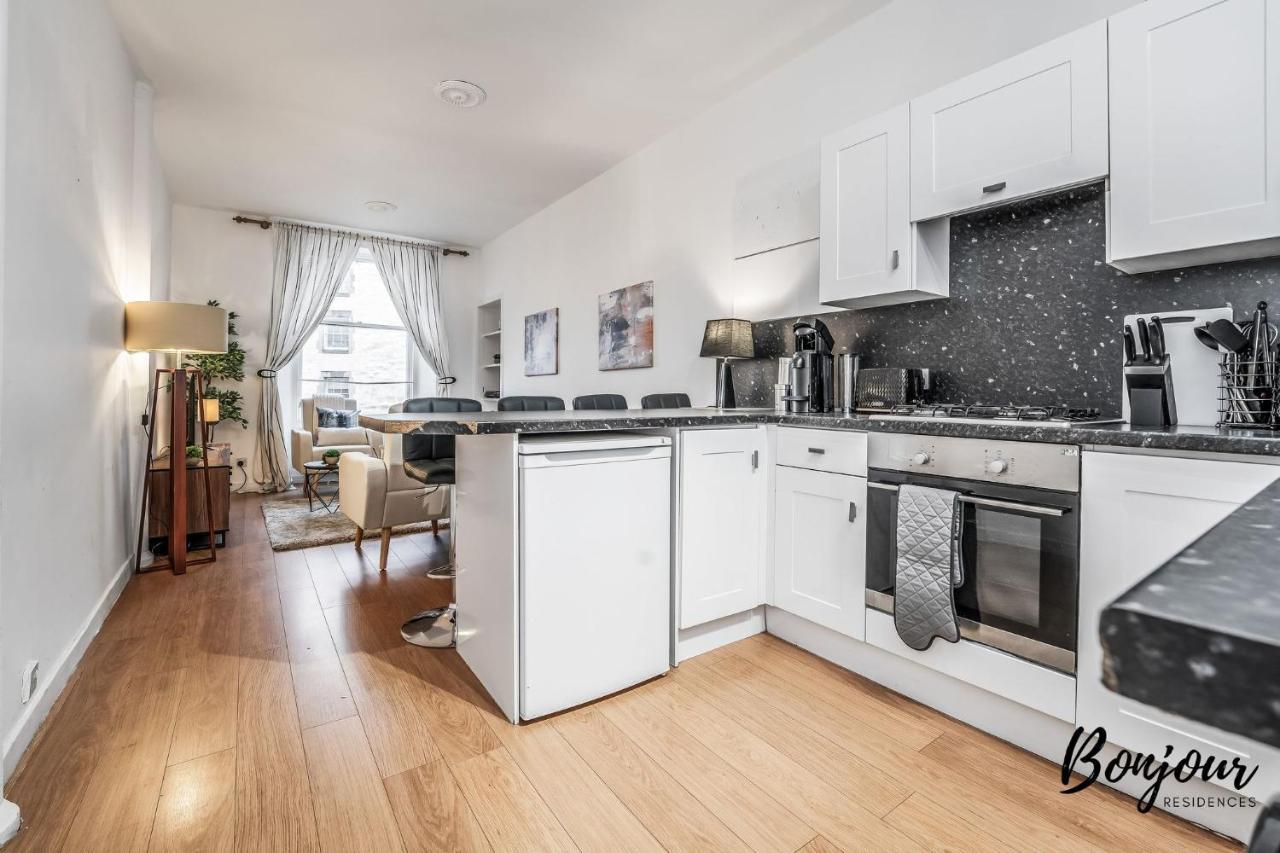Cosy Grassmarket 2Br-1Ba - Newly Decorated! By Bonjour Residences Edinburgh Edimburgo Exterior foto